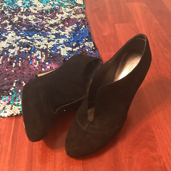 Banana Republic Shoes - Banana Republic Black Suede Booties